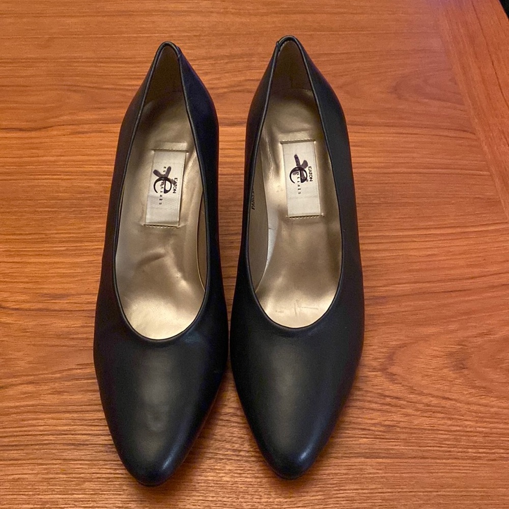 Eaton Essential vintage high heels